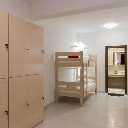 Free Bird - Bed In Five Bed Mixed 4 Holiday home