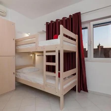 Free Bird - Bed In Five Bed Mixed 4 * Dubrovnik